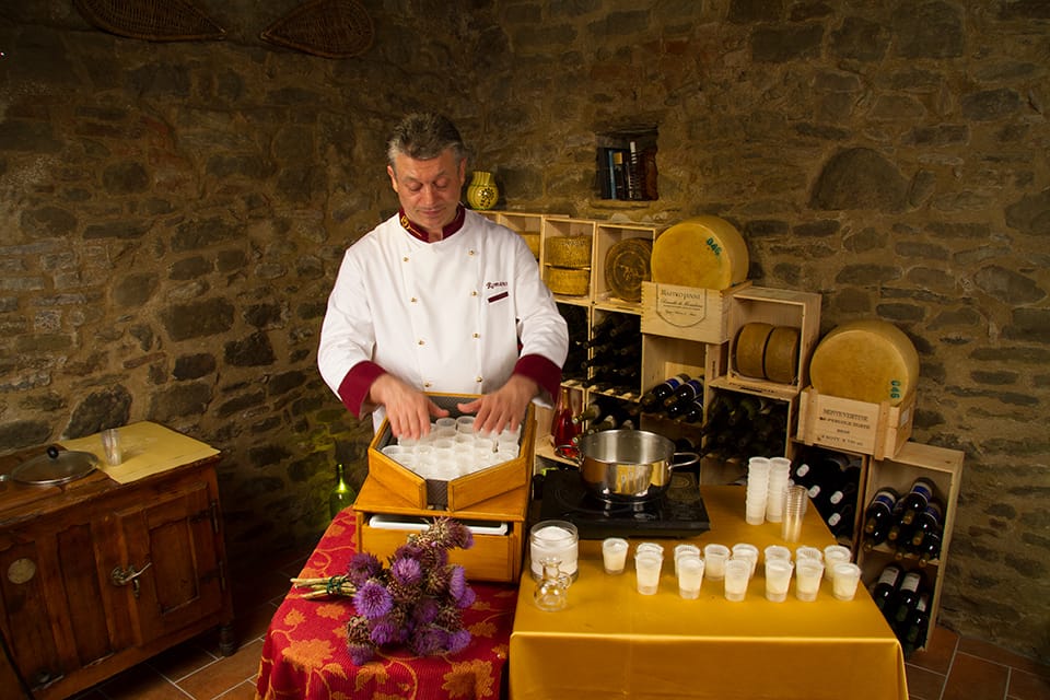 Cheese-making classes with Romano Magi – Restaurant La Bucaccia in Cortona